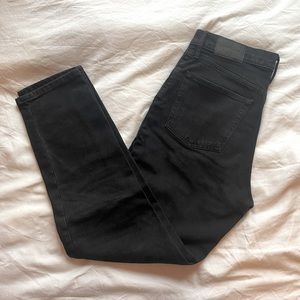 Everlane Women’s Original Cheeky Jean in Coal